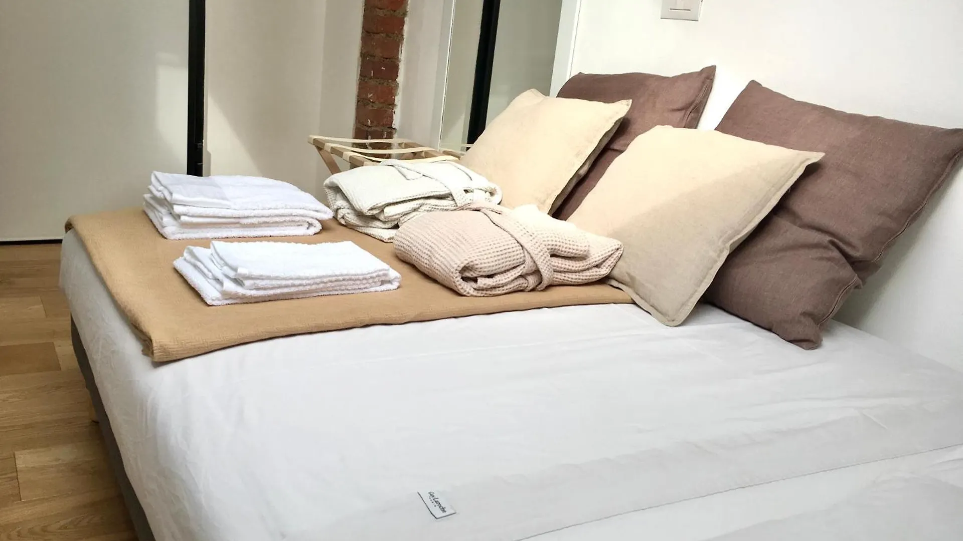 Apartman Bright Mini Studio In The Heart Of Milánó